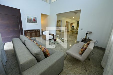 Sala de casa de condomínio para alugar com 8 quartos, 680m² em Jardim Helvecia Complemento, Aparecida de Goiânia