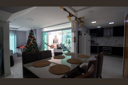 Sala de casa de condomínio à venda com 4 quartos, 300m² em Vargem Grande, Rio de Janeiro