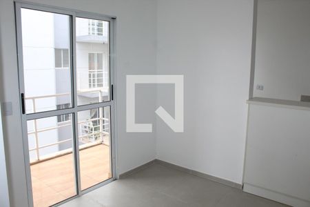 Sala de apartamento para alugar com 2 quartos, 50m² em Rio Cotia, Cotia