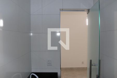 Banheiro de kitnet/studio para alugar com 1 quarto, 20m² em Setor Norte Ferroviário, Goiânia