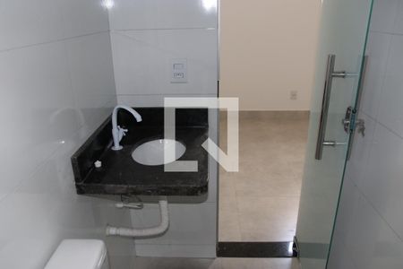 Banheiro de kitnet/studio para alugar com 1 quarto, 20m² em Setor Norte Ferroviário, Goiânia