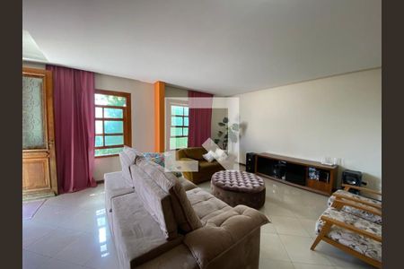 Sala de casa à venda com 4 quartos, 186m² em Padre Eustáquio, Belo Horizonte