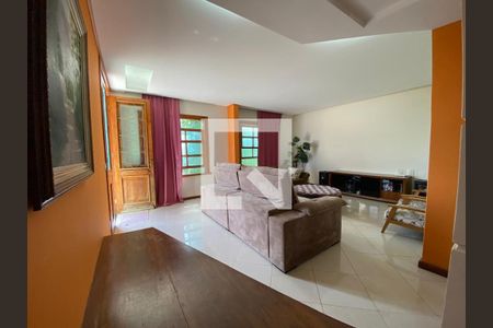 Sala de casa à venda com 4 quartos, 186m² em Padre Eustáquio, Belo Horizonte