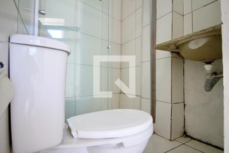 Banheiro de kitnet/studio para alugar com 0 quarto, 50m² em Nazaré, Salvador