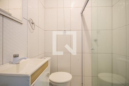 Banheiro de casa para alugar com 1 quarto, 70m² em Umuarama, Osasco