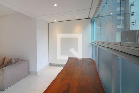 Varanda coberta de apartamento para alugar com 3 quartos, 120m² em Santo Agostinho, Belo Horizonte