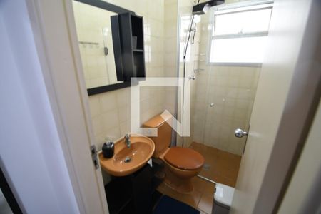 Banheiro de apartamento à venda com 1 quarto, 44m² em Centro, Campinas