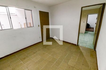 Sala de casa para alugar com 2 quartos, 50m² em Jardim Oliveiras, Taboão da Serra