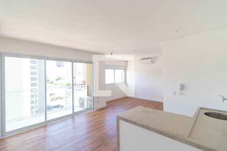 Sala de kitnet/studio para alugar com 1 quarto, 39m² em Cambuí, Campinas