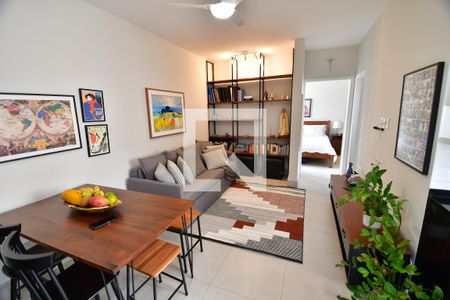 Sala de apartamento à venda com 1 quarto, 42m² em Vila Itapura, Campinas