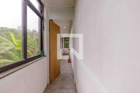 Corredor de casa de condomínio para alugar com 4 quartos, 400m² em Vargem Grande, Rio de Janeiro