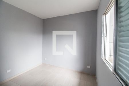 Quarto de casa para alugar com 1 quarto, 40m² em Jardim Santa Brigida, Carapicuíba