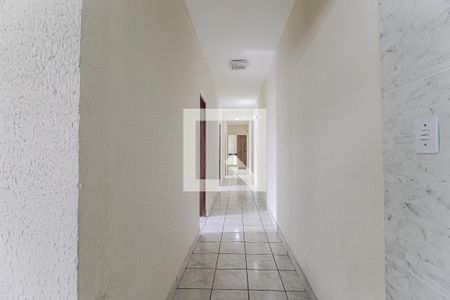 Corredor  de casa para alugar com 3 quartos, 240m² em Centro, Mauá