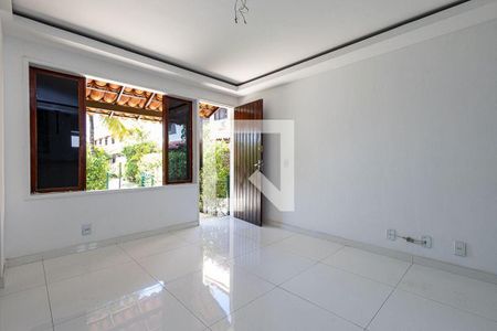 Casa à venda com 3 quartos, 136m² em Camboinhas, Niterói