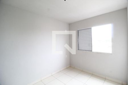 Quarto 1 de apartamento para alugar com 2 quartos, 50m² em Jardim Holanda, Uberlândia