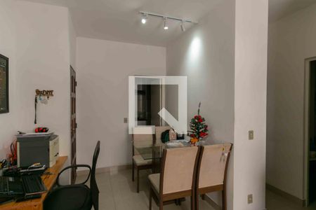 Sala de apartamento à venda com 2 quartos, 50m² em Heliópolis, Belo Horizonte