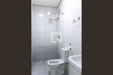 Banheiro de kitnet/studio para alugar com 1 quarto, 20m² em Bonfim, Belo Horizonte