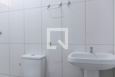 Banheiro de kitnet/studio para alugar com 1 quarto, 20m² em Bonfim, Belo Horizonte