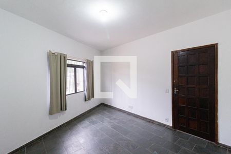 Sala de casa para alugar com 3 quartos, 120m² em Km 18, Osasco