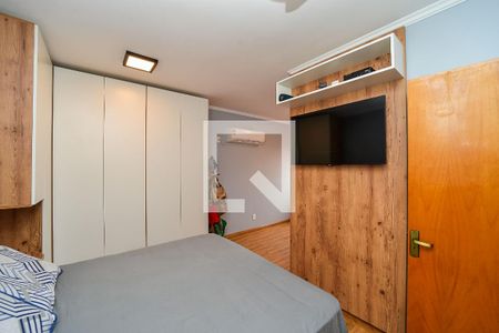 Suíte de apartamento para alugar com 2 quartos, 72m² em Vila Ipiranga, Porto Alegre