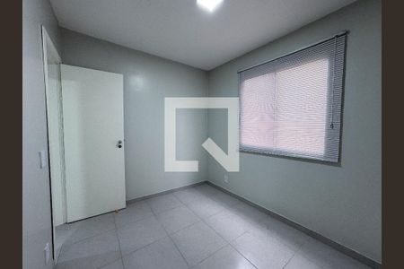 Quarto 2 de apartamento para alugar com 2 quartos, 48m² em Santos Dumont, São Leopoldo