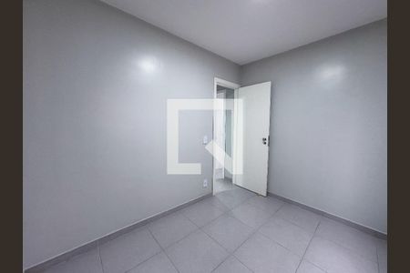 Quarto 2 de apartamento para alugar com 2 quartos, 48m² em Santos Dumont, São Leopoldo