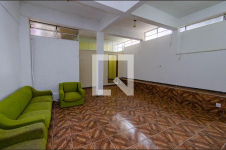 Salão de casa para alugar com 4 quartos, 240m² em Palmeiras, Belo Horizonte