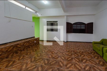 Salão de casa para alugar com 4 quartos, 240m² em Palmeiras, Belo Horizonte