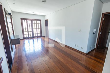 Sala / 2º andar de casa para alugar com 4 quartos, 300m² em Castelo, Belo Horizonte