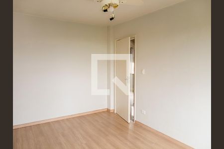 Quarto 1 de apartamento para alugar com 2 quartos, 60m² em Cristal, Porto Alegre