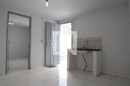 Sala/Cozinha de casa para alugar com 2 quartos, 70m² em Parque Amazonia, Goiânia