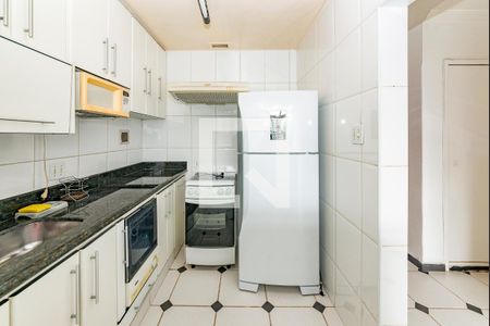 Cozinha de apartamento à venda com 2 quartos, 89m² em Lourdes, Belo Horizonte