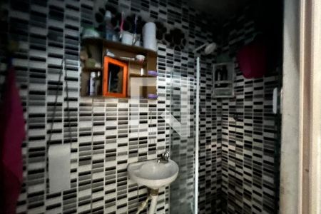 Banheiro de casa à venda com 1 quarto, 50m² em Jardim Carioca, Rio de Janeiro