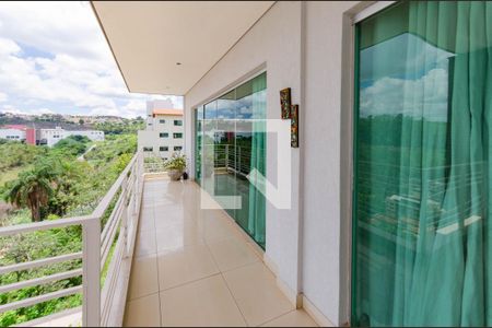 Varanda de casa à venda com 4 quartos, 450m² em Santa Lúcia, Belo Horizonte