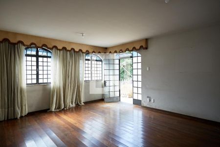 Sala de casa à venda com 3 quartos, 350m² em Funcionários, Belo Horizonte