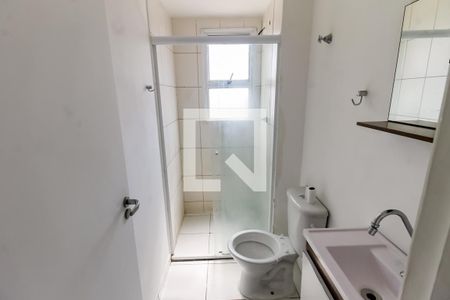 Banheiro de apartamento à venda com 2 quartos, 51m² em Jardim Caner, Taboão da Serra