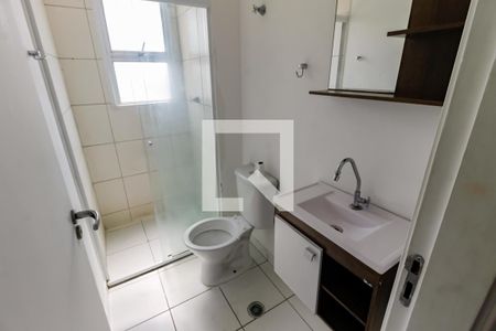 Banheiro de apartamento à venda com 2 quartos, 51m² em Jardim Caner, Taboão da Serra