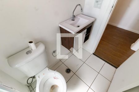 Banheiro de apartamento à venda com 2 quartos, 51m² em Jardim Caner, Taboão da Serra