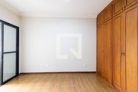 Quarto 01 de apartamento à venda com 3 quartos, 130m² em Centro, Campinas