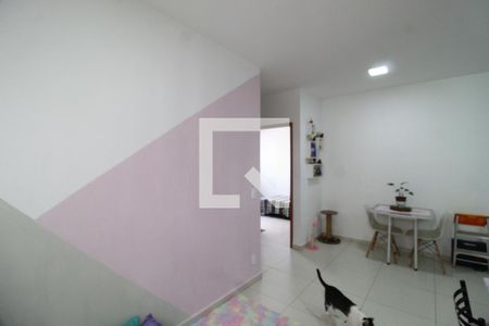 Sala de apartamento para alugar com 2 quartos, 48m² em Jardim Holanda, Uberlândia