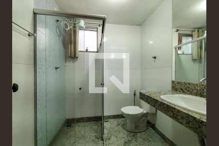 Banheiro de casa para alugar com 2 quartos, 60m² em Sagrada Família, Belo Horizonte