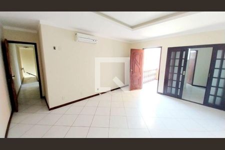 Casa à venda com 3 quartos, 212m² em Maravista, Niterói