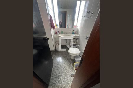 Banheiro de apartamento à venda com 1 quarto, 37m² em Savassi, Belo Horizonte