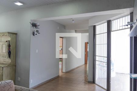 Sala de casa para alugar com 3 quartos, 340m² em Carlos Prates, Belo Horizonte