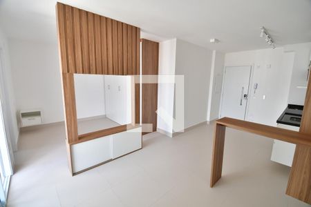 Quarto/Sala de kitnet/studio à venda com 1 quarto, 84m² em Centro, Campinas