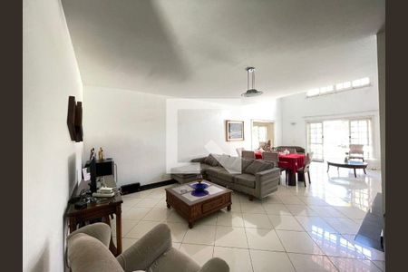 Casa à venda com 4 quartos, 466m² em Camboinhas, Niterói