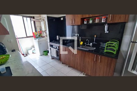 Cozinha de apartamento à venda com 2 quartos, 63m² em Jardim Henriqueta, Taboão da Serra