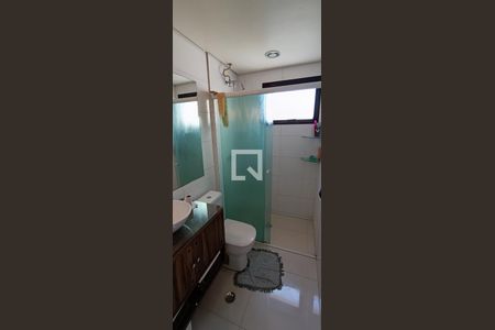 Banheiro de apartamento à venda com 2 quartos, 63m² em Jardim Henriqueta, Taboão da Serra