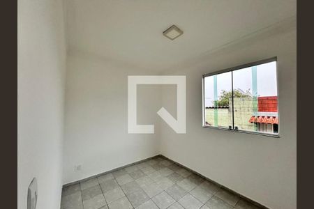 Casa à venda com 2 quartos, 54m² em Água Branca, Contagem