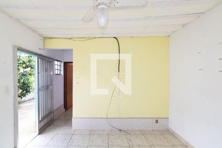 Sala de casa para alugar com 1 quarto, 60m² em Guaratiba, Rio de Janeiro